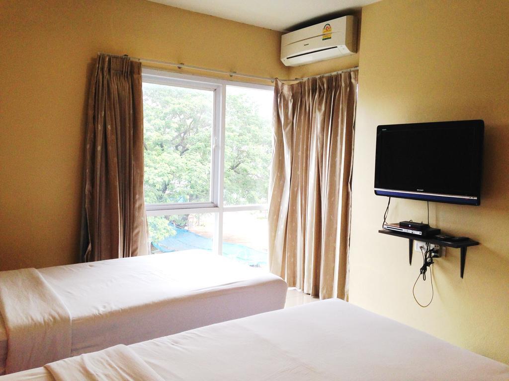 C2 Residence Lampang Exteriör bild
