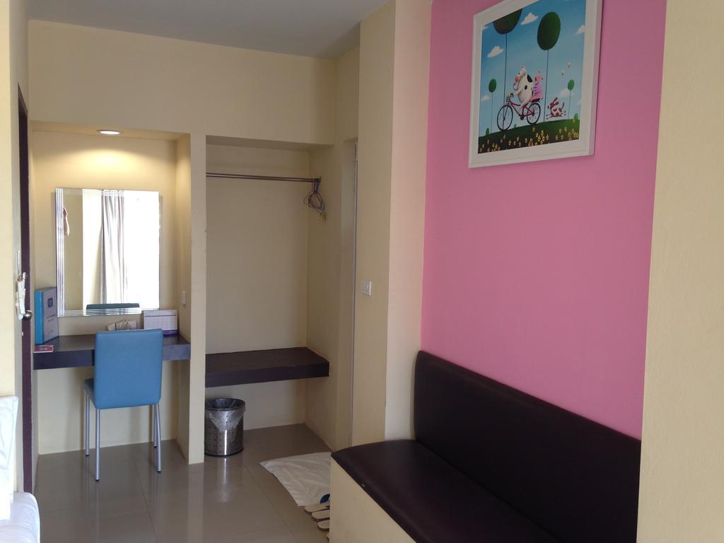 C2 Residence Lampang Exteriör bild