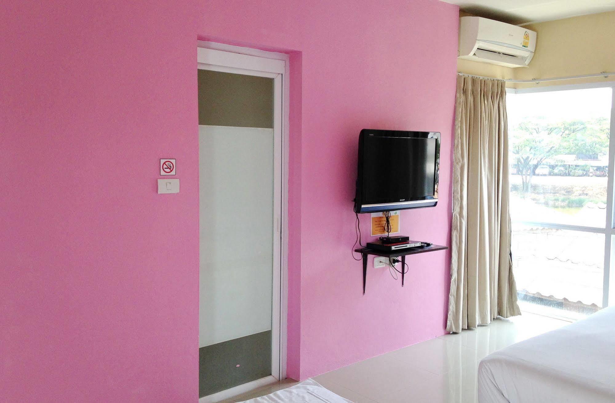 C2 Residence Lampang Exteriör bild