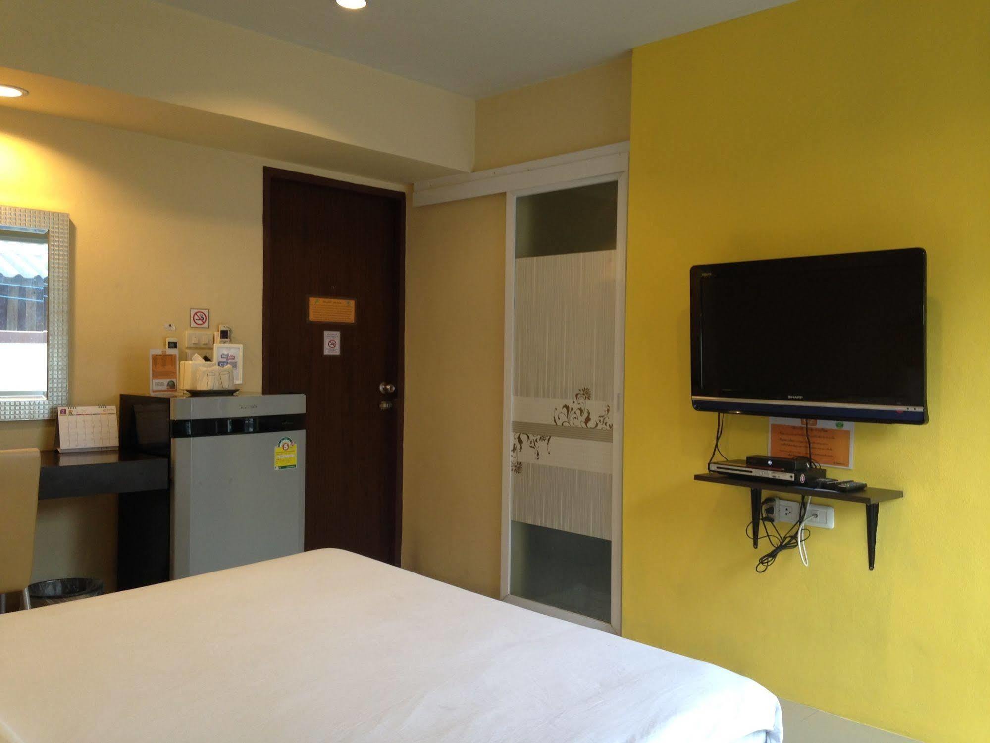 C2 Residence Lampang Exteriör bild